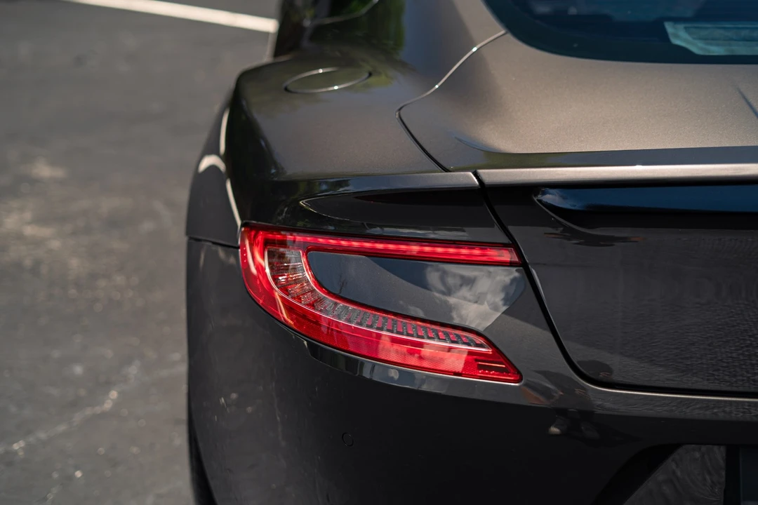 2014 Aston Martin Vanquish 2nd Gen - Image 27 of 31