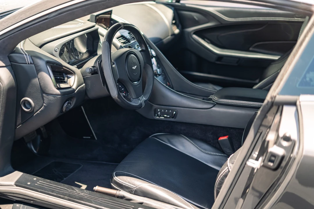 2014 Aston Martin Vanquish 2nd Gen - Image 2 of 31