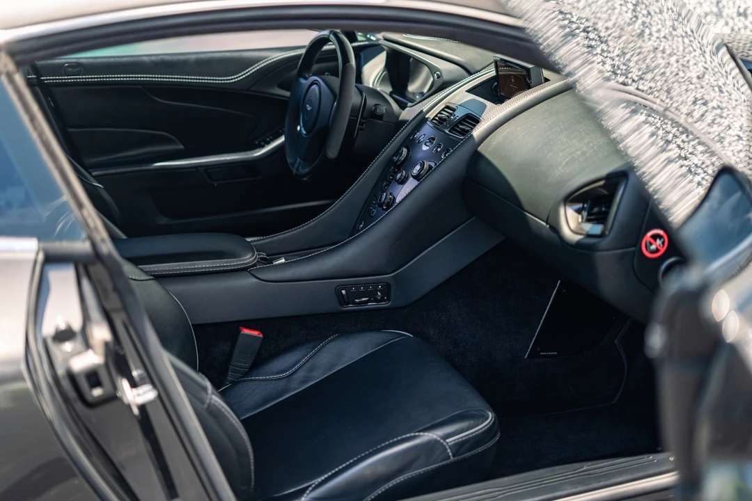 2014 Aston Martin Vanquish 2nd Gen - Image 30 of 31