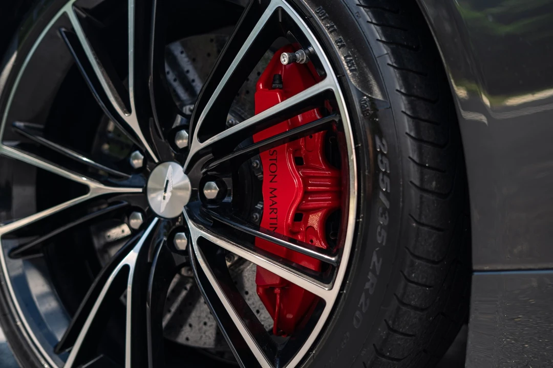 2014 Aston Martin Vanquish 2nd Gen - Image 19 of 31