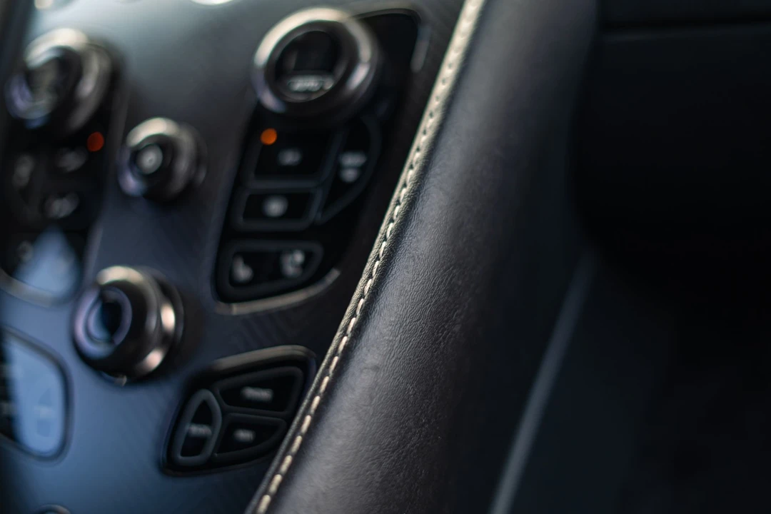2014 Aston Martin Vanquish 2nd Gen - Image 24 of 31