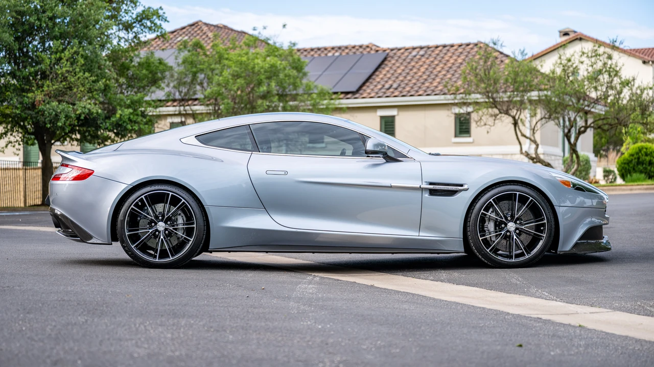 2014 Aston Martin Vanquish 2nd Gen - Image 4 of 31