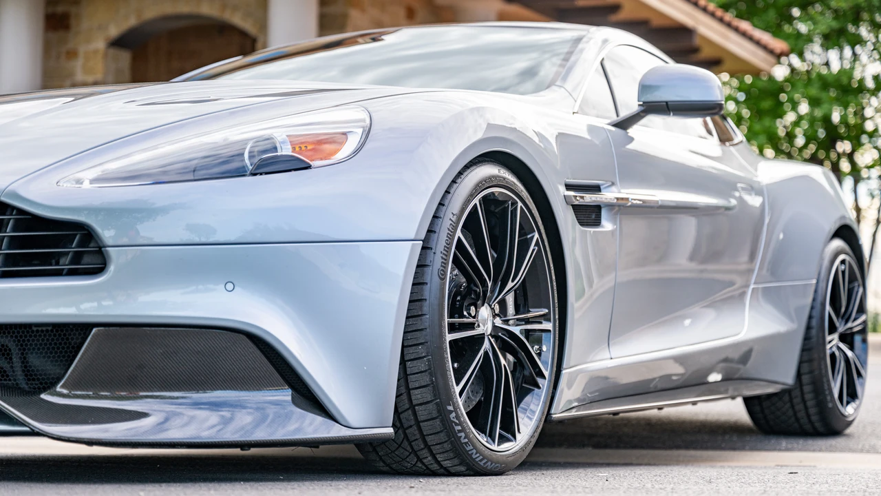 2014 Aston Martin Vanquish 2nd Gen - Image 18 of 31