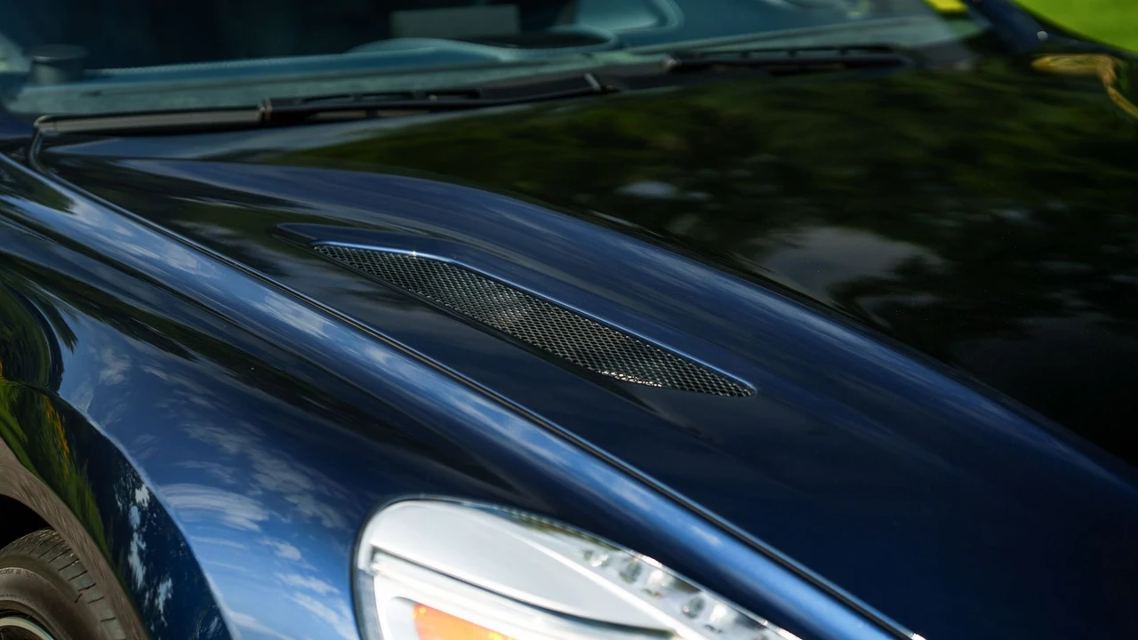 2014 Aston Martin Vanquish 2nd Gen - Image 24 of 31