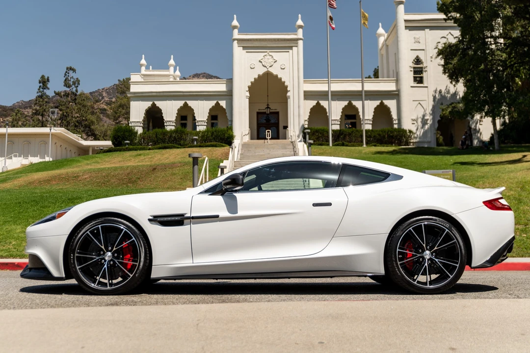2014 Aston Martin Vanquish 2nd Gen - Image 17 of 31