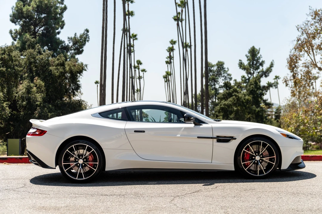 2014 Aston Martin Vanquish 2nd Gen - Image 8 of 31