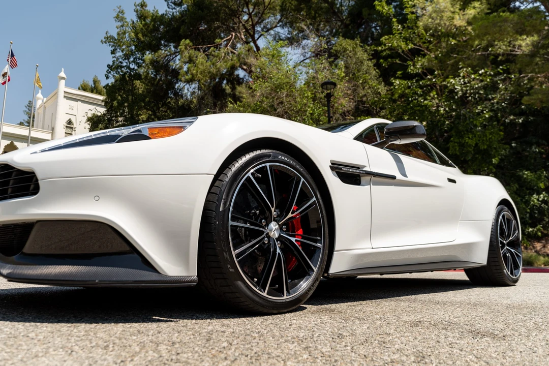 2014 Aston Martin Vanquish 2nd Gen - Image 18 of 31
