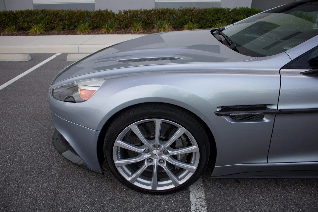 2014 Aston Martin Vanquish 2nd Gen - Image 30 of 31