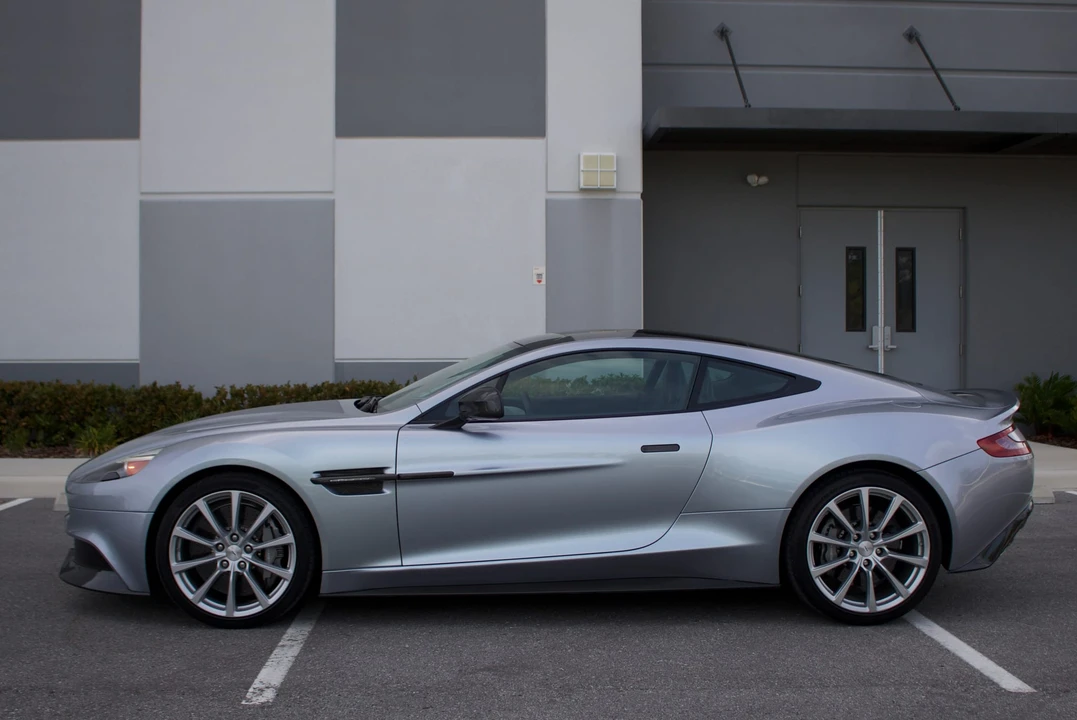 2014 Aston Martin Vanquish 2nd Gen - Image 27 of 31