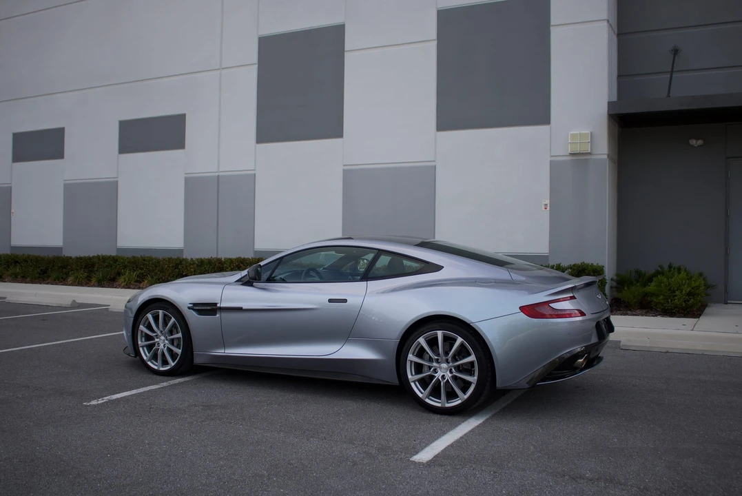 2014 Aston Martin Vanquish 2nd Gen - Image 26 of 31