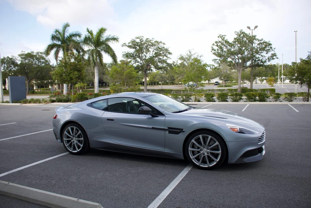 2014 Aston Martin Vanquish 2nd Gen - Image 16 of 31