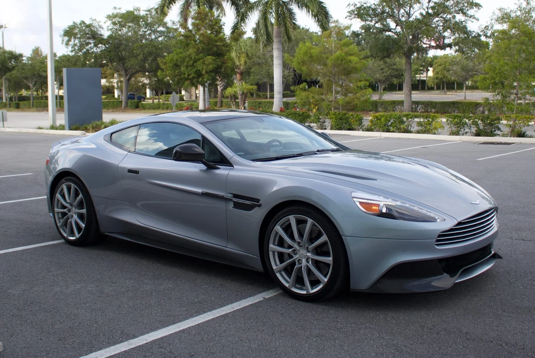 2014 Aston Martin Vanquish 2nd Gen - Image 15 of 31
