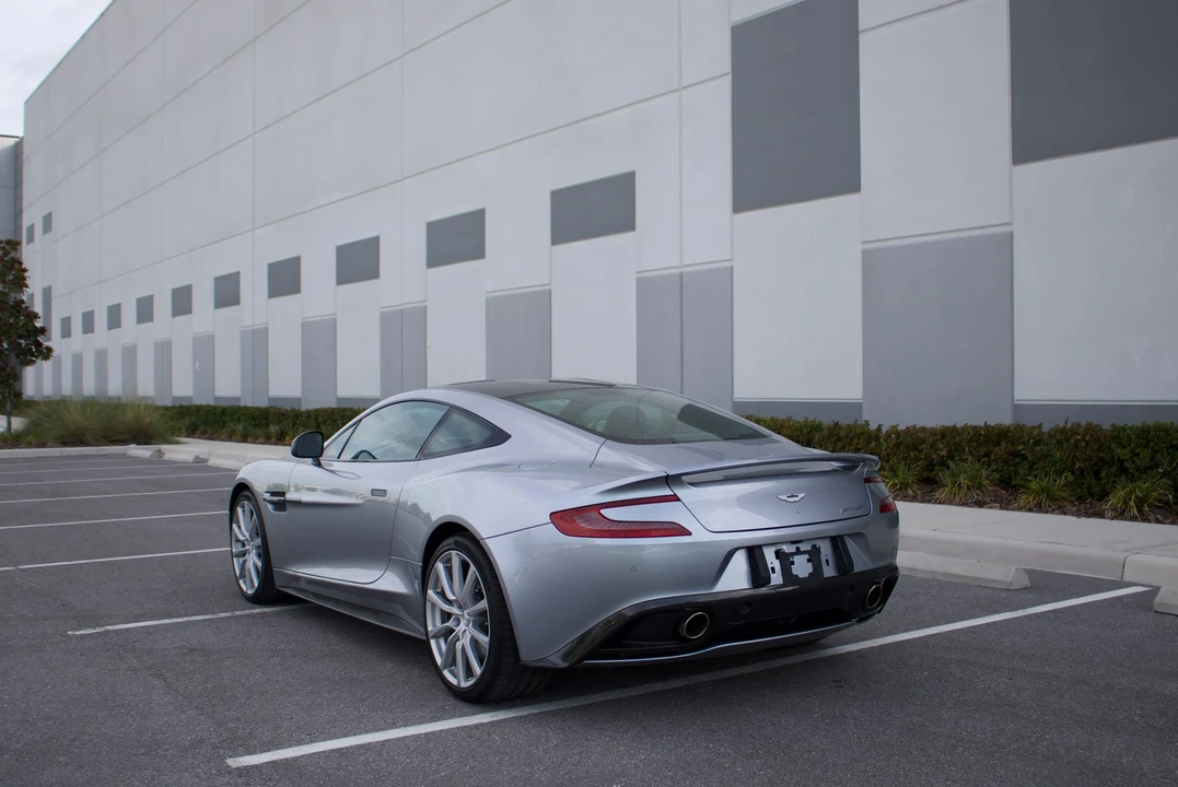 2014 Aston Martin Vanquish 2nd Gen - Image 23 of 31