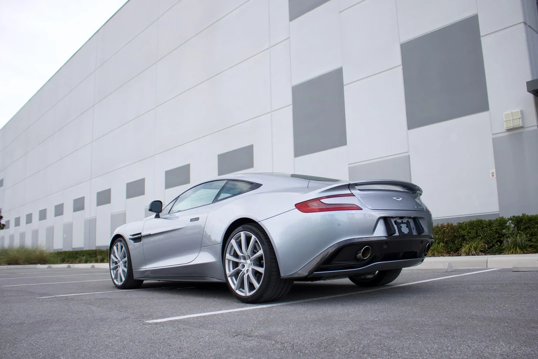 2014 Aston Martin Vanquish 2nd Gen - Image 24 of 31