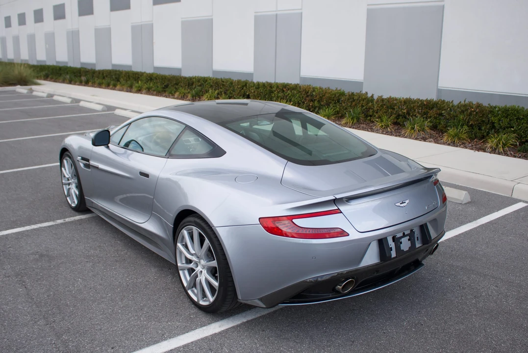 2014 Aston Martin Vanquish 2nd Gen - Image 22 of 31
