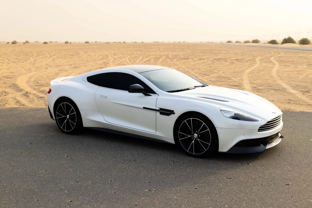 2014 Aston Martin Vanquish 2nd Gen - Image 2 of 8