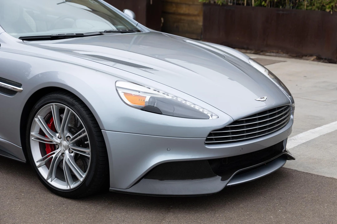 2014 Aston Martin Vanquish 2nd Gen - Image 26 of 31