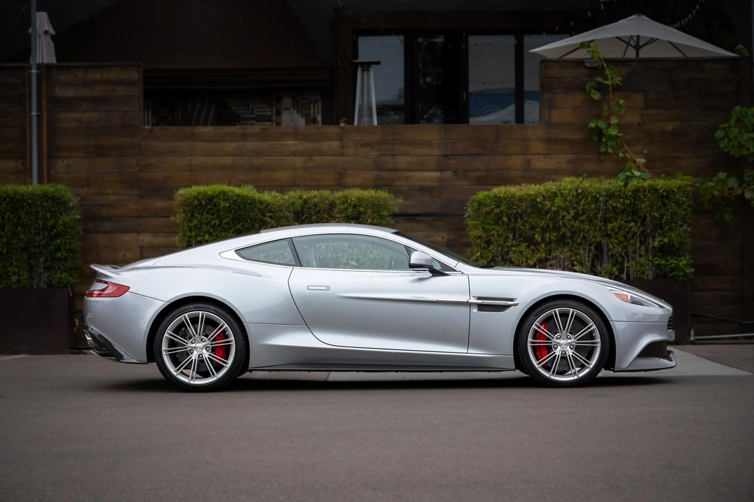 2014 Aston Martin Vanquish 2nd Gen - Image 20 of 31