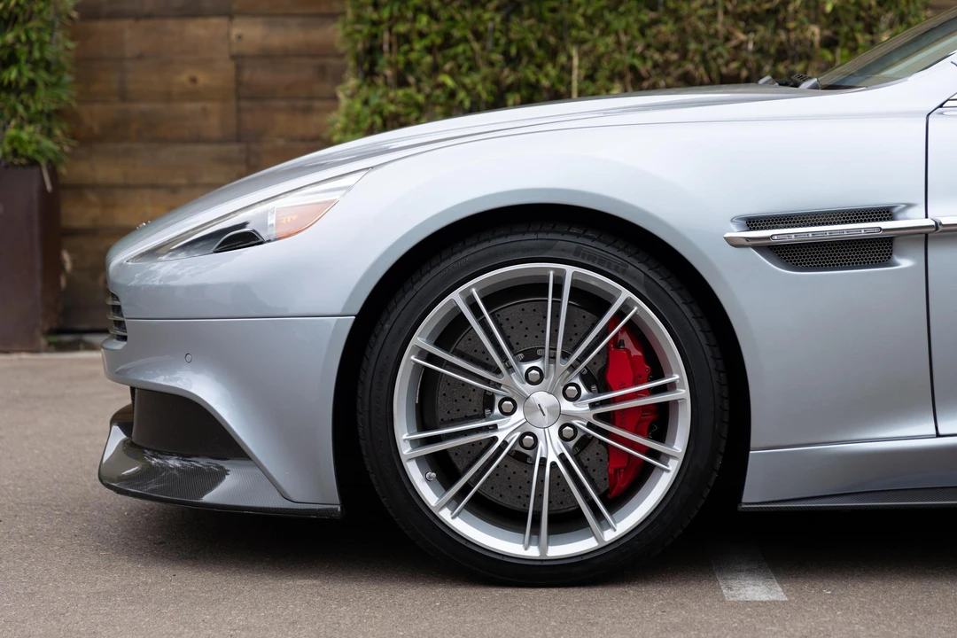 2014 Aston Martin Vanquish 2nd Gen - Image 28 of 31