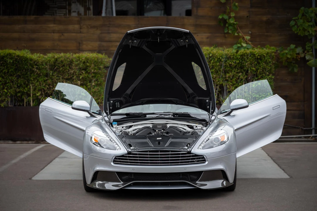2014 Aston Martin Vanquish 2nd Gen - Image 23 of 31