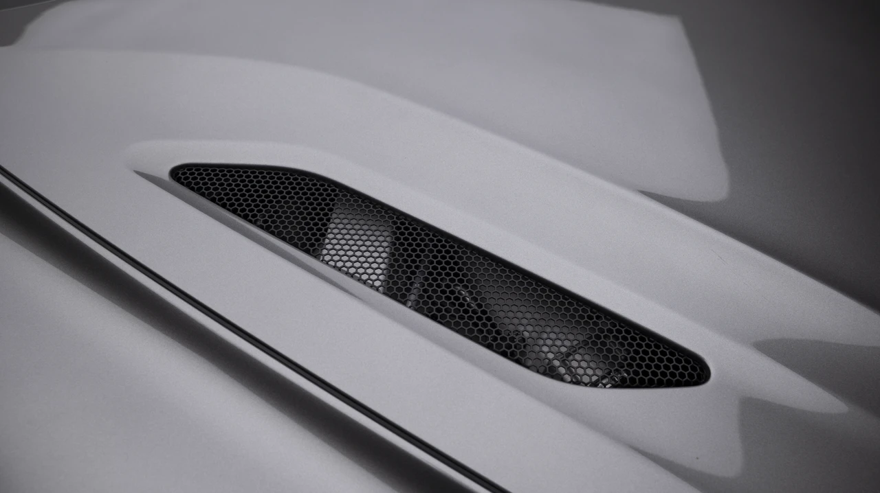2014 Aston Martin Vanquish 2nd Gen - Image 24 of 31