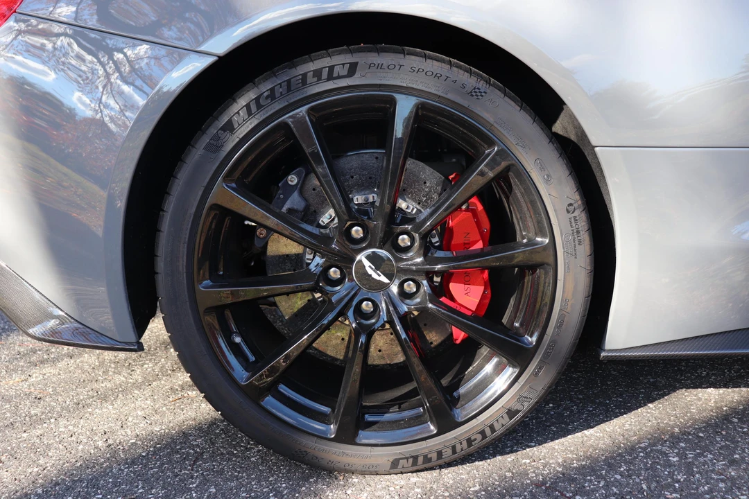 2014 Aston Martin Vanquish 2nd Gen - Image 26 of 31