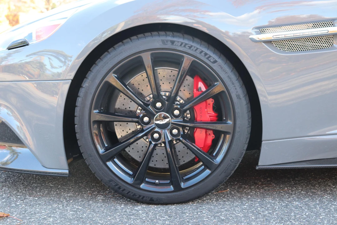 2014 Aston Martin Vanquish 2nd Gen - Image 24 of 31
