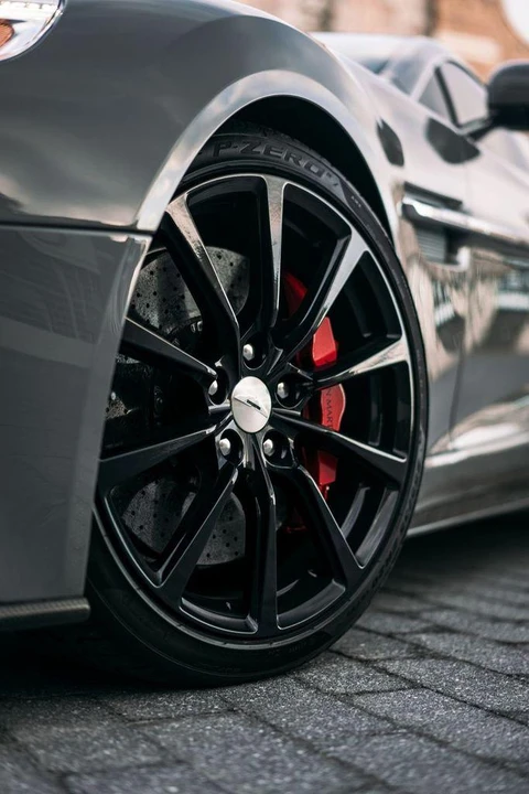2014 Aston Martin Vanquish 2nd Gen - Image 23 of 31