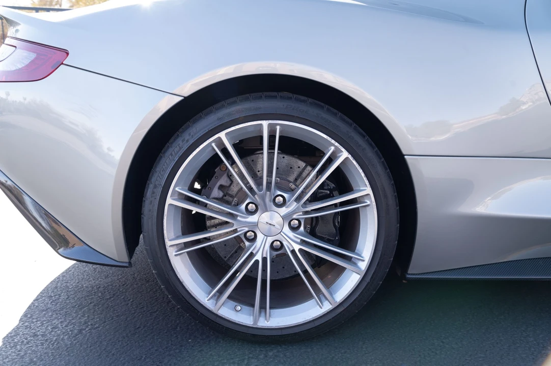 2014 Aston Martin Vanquish 2nd Gen - Image 19 of 31