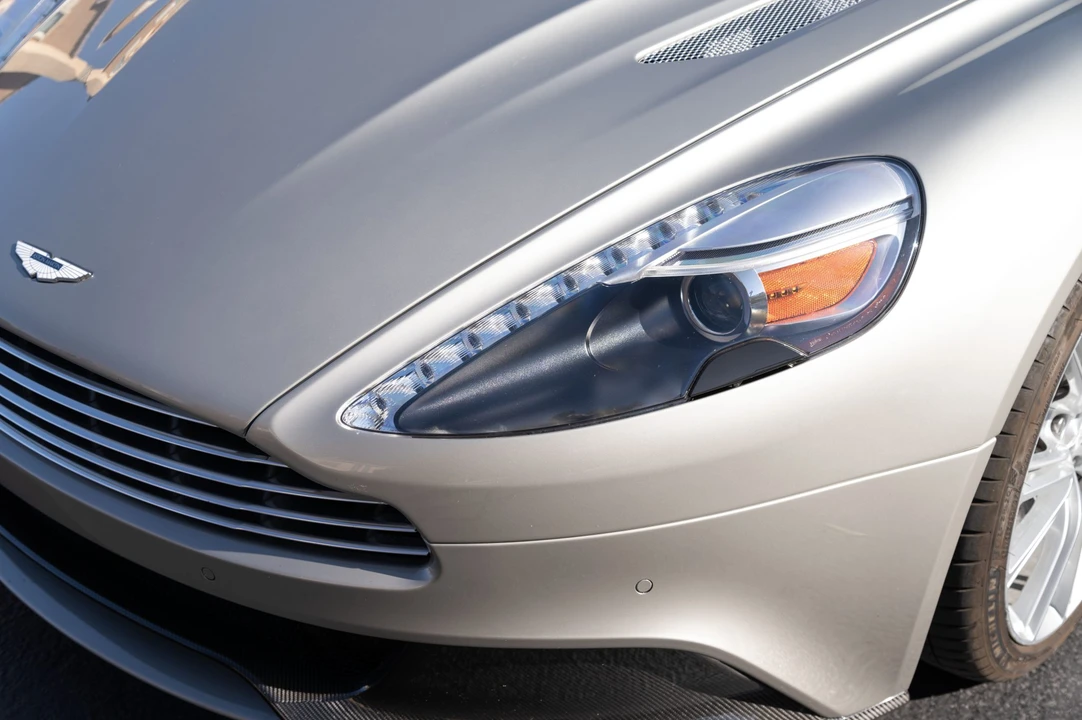 2014 Aston Martin Vanquish 2nd Gen - Image 25 of 31