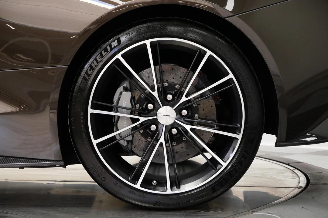 2014 Aston Martin Vanquish 2nd Gen - Image 11 of 12