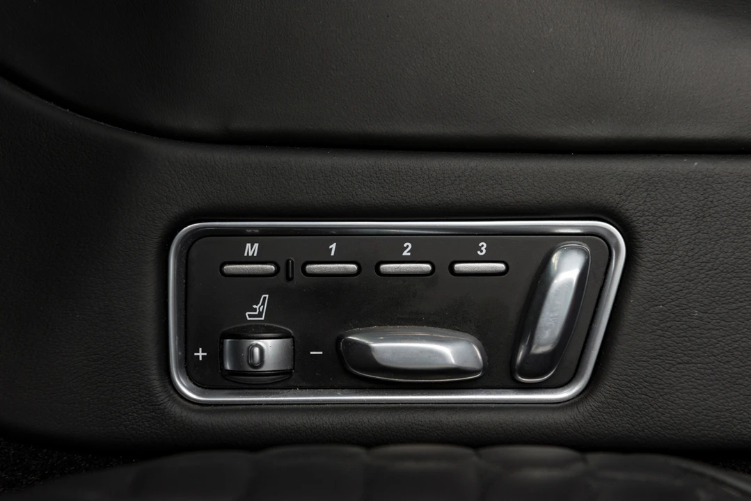 2014 Aston Martin Vanquish 2nd Gen - Image 30 of 31