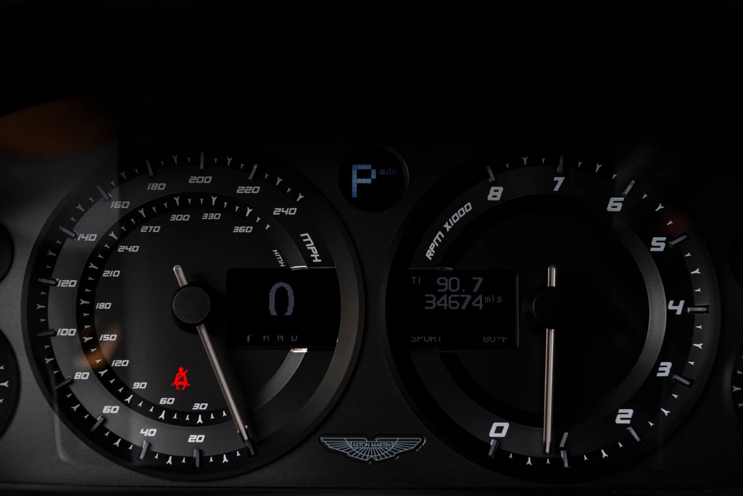 2014 Aston Martin Vanquish 2nd Gen - Image 24 of 31