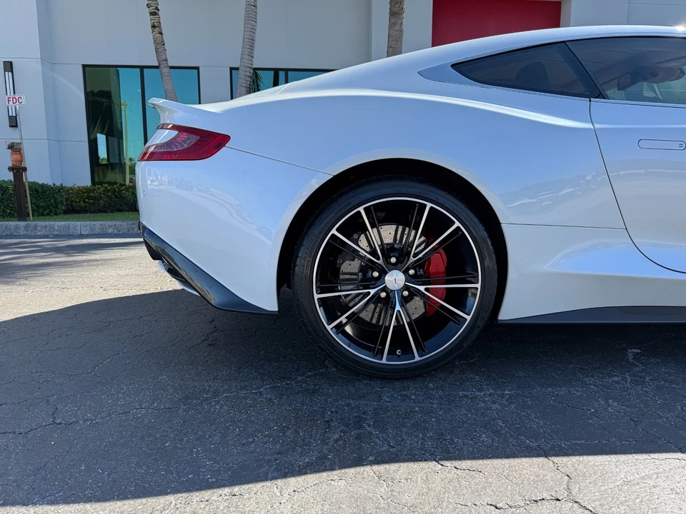 2014 Aston Martin Vanquish 2nd Gen - Image 5 of 21
