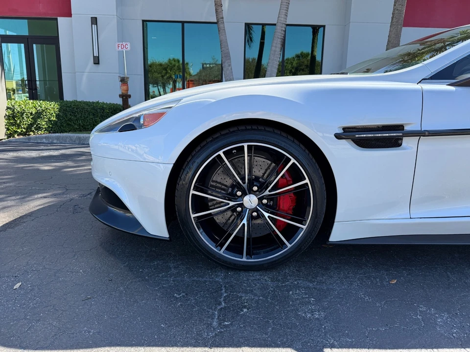 2014 Aston Martin Vanquish 2nd Gen - Image 15 of 21