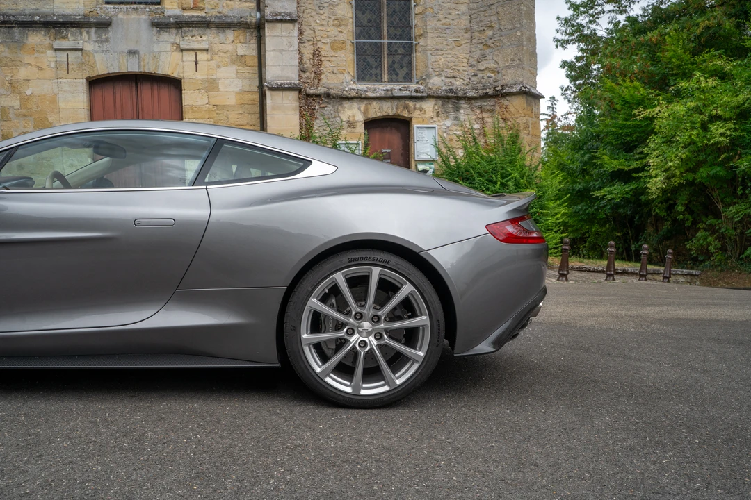 2014 Aston Martin Vanquish 2nd Gen - Image 30 of 31