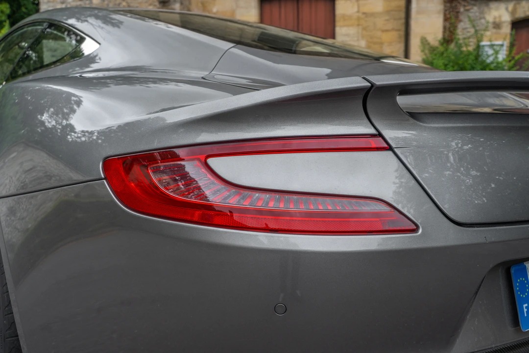 2014 Aston Martin Vanquish 2nd Gen - Image 11 of 31