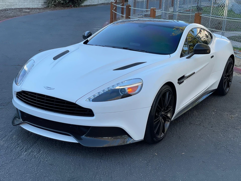 2014 Aston Martin Vanquish 2nd Gen - Image 2 of 31