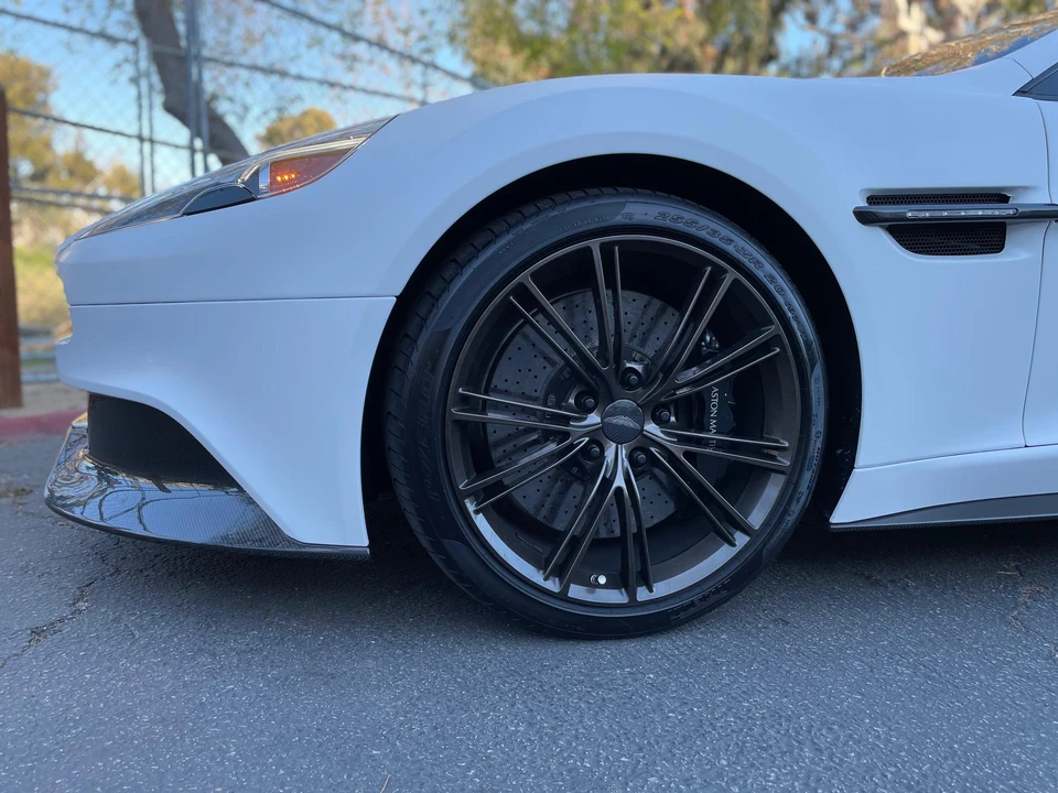 2014 Aston Martin Vanquish 2nd Gen - Image 16 of 31