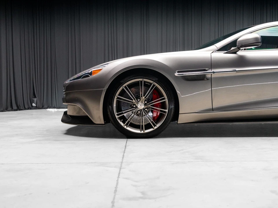 2014 Aston Martin Vanquish 2nd Gen - Image 25 of 31