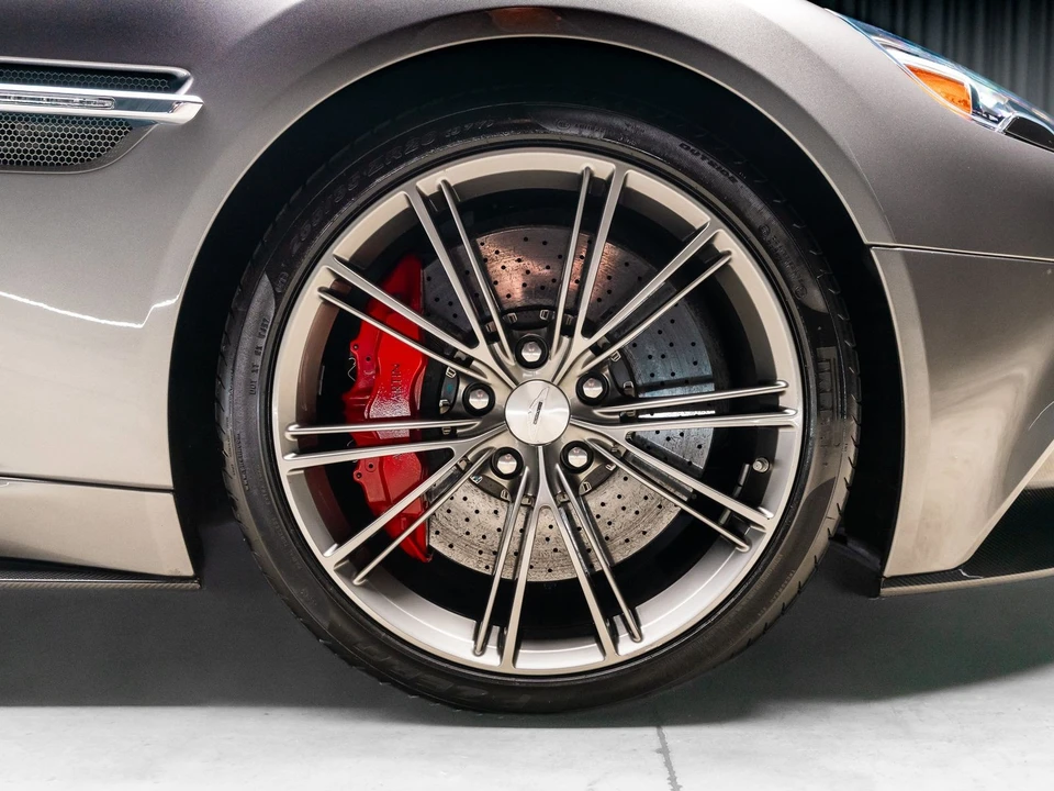 2014 Aston Martin Vanquish 2nd Gen - Image 28 of 31