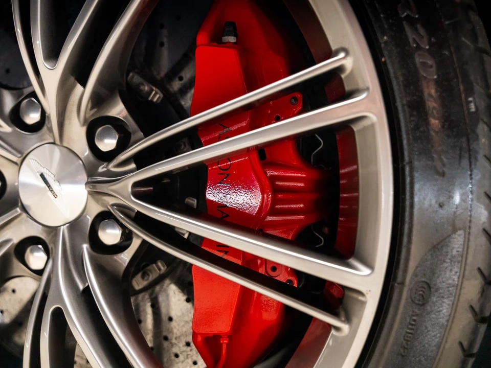 2014 Aston Martin Vanquish 2nd Gen - Image 26 of 31