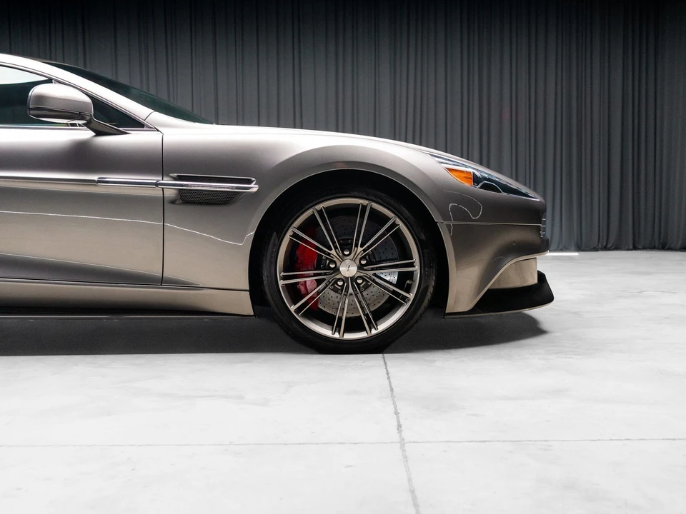 2014 Aston Martin Vanquish 2nd Gen - Image 27 of 31