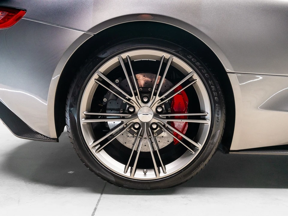 2014 Aston Martin Vanquish 2nd Gen - Image 30 of 31
