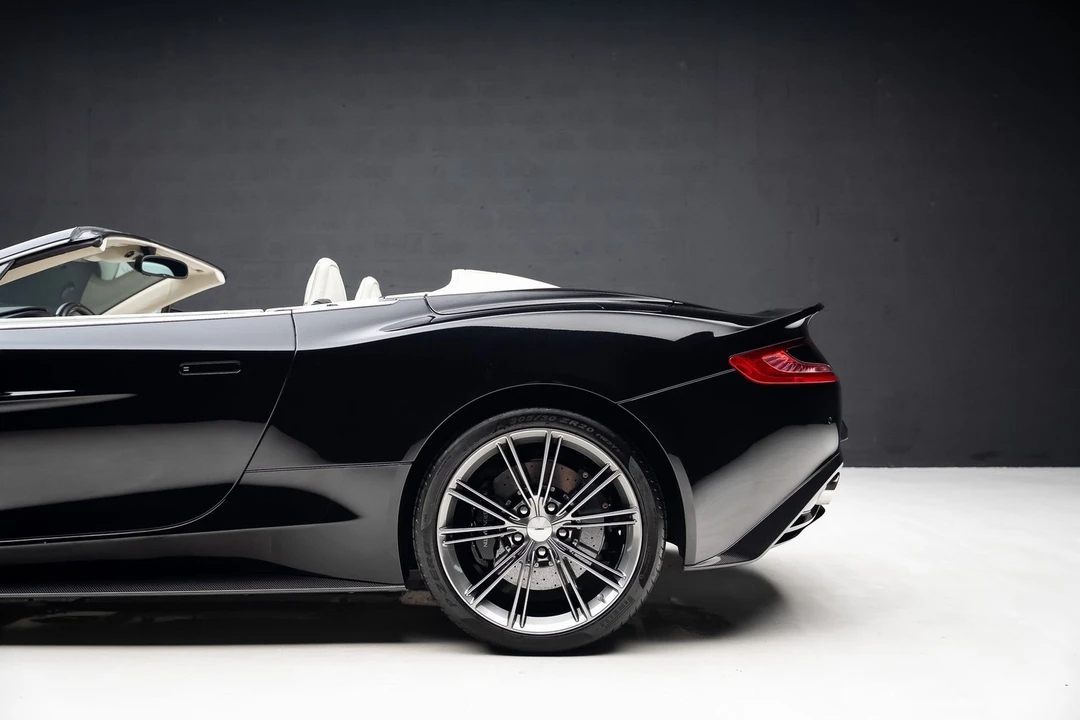 2014 Aston Martin Vanquish 2nd Gen - Image 23 of 31