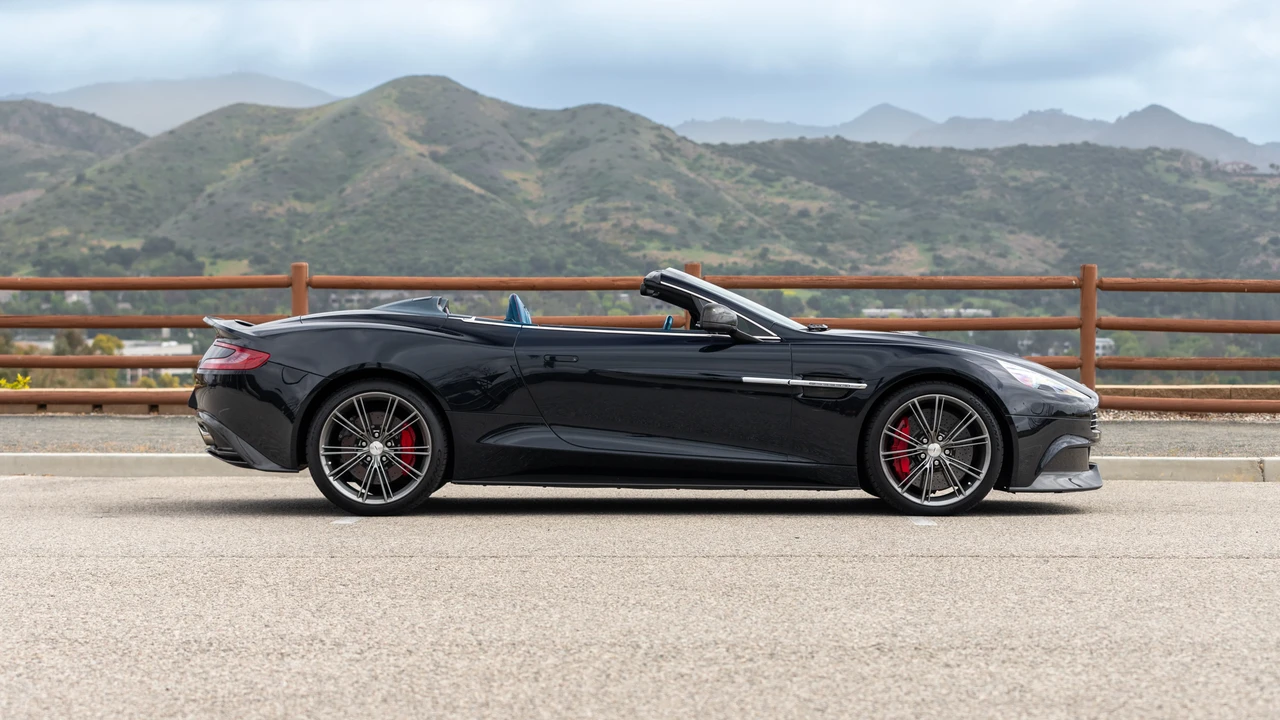 2014 Aston Martin Vanquish 2nd Gen - Image 5 of 31