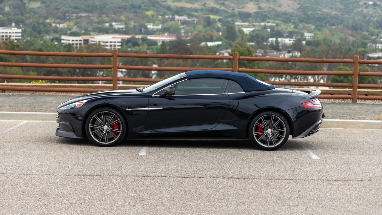 2014 Aston Martin Vanquish 2nd Gen - Image 18 of 31