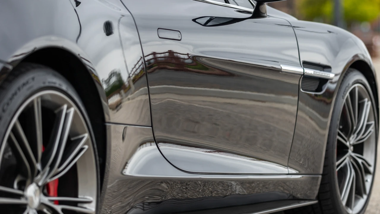 2014 Aston Martin Vanquish 2nd Gen - Image 26 of 31