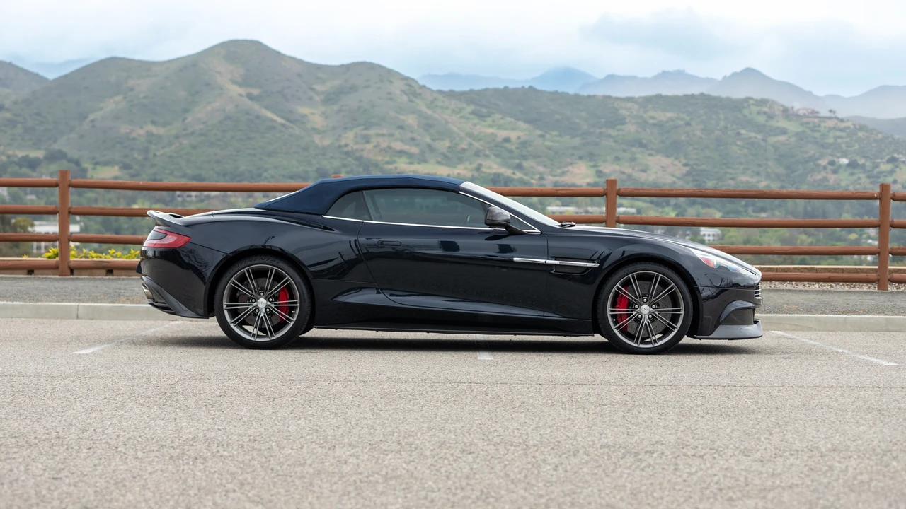 2014 Aston Martin Vanquish 2nd Gen - Image 14 of 31