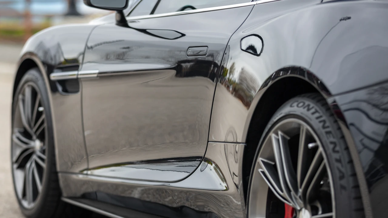 2014 Aston Martin Vanquish 2nd Gen - Image 25 of 31